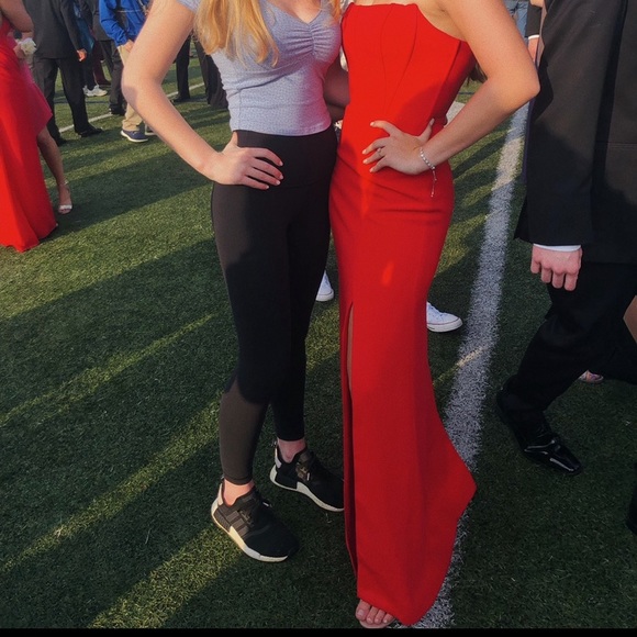 Revolve Red Prom Dress!! - Picture 4 of 6